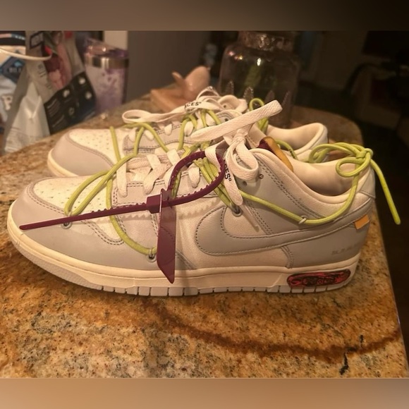 Nike lot 8 of 50 dunks off white